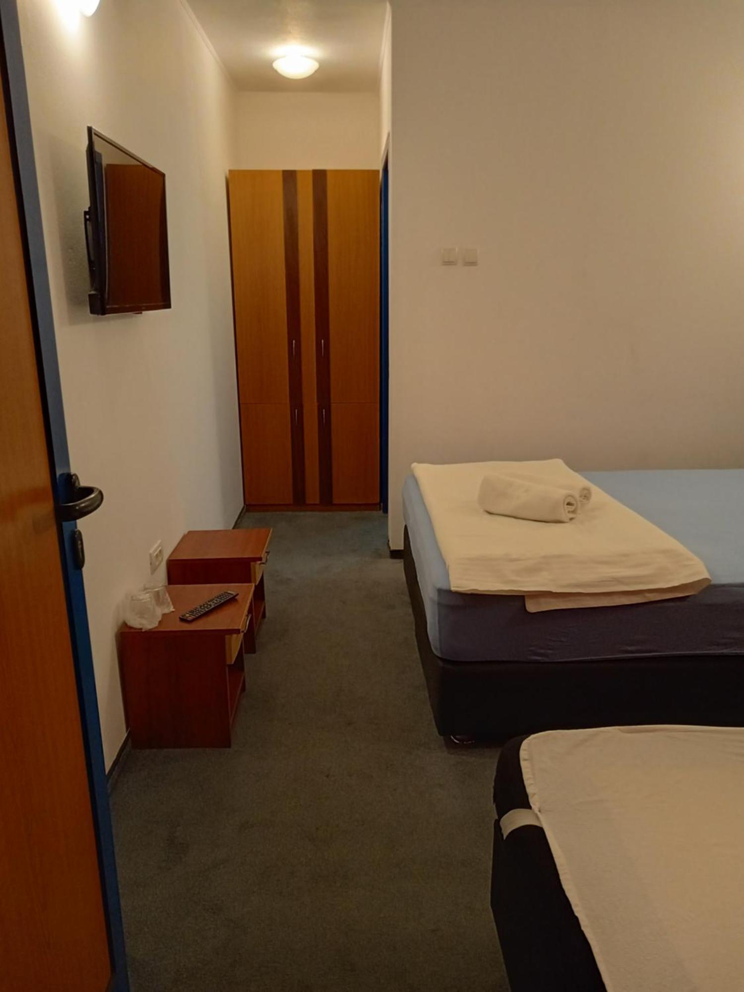 Motel Ruta 33 Arad Quarto foto