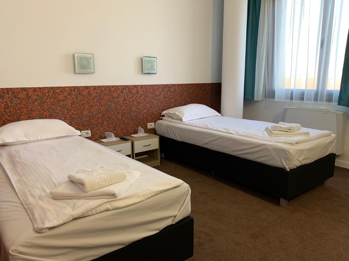 Motel Ruta 33 Arad Exterior foto
